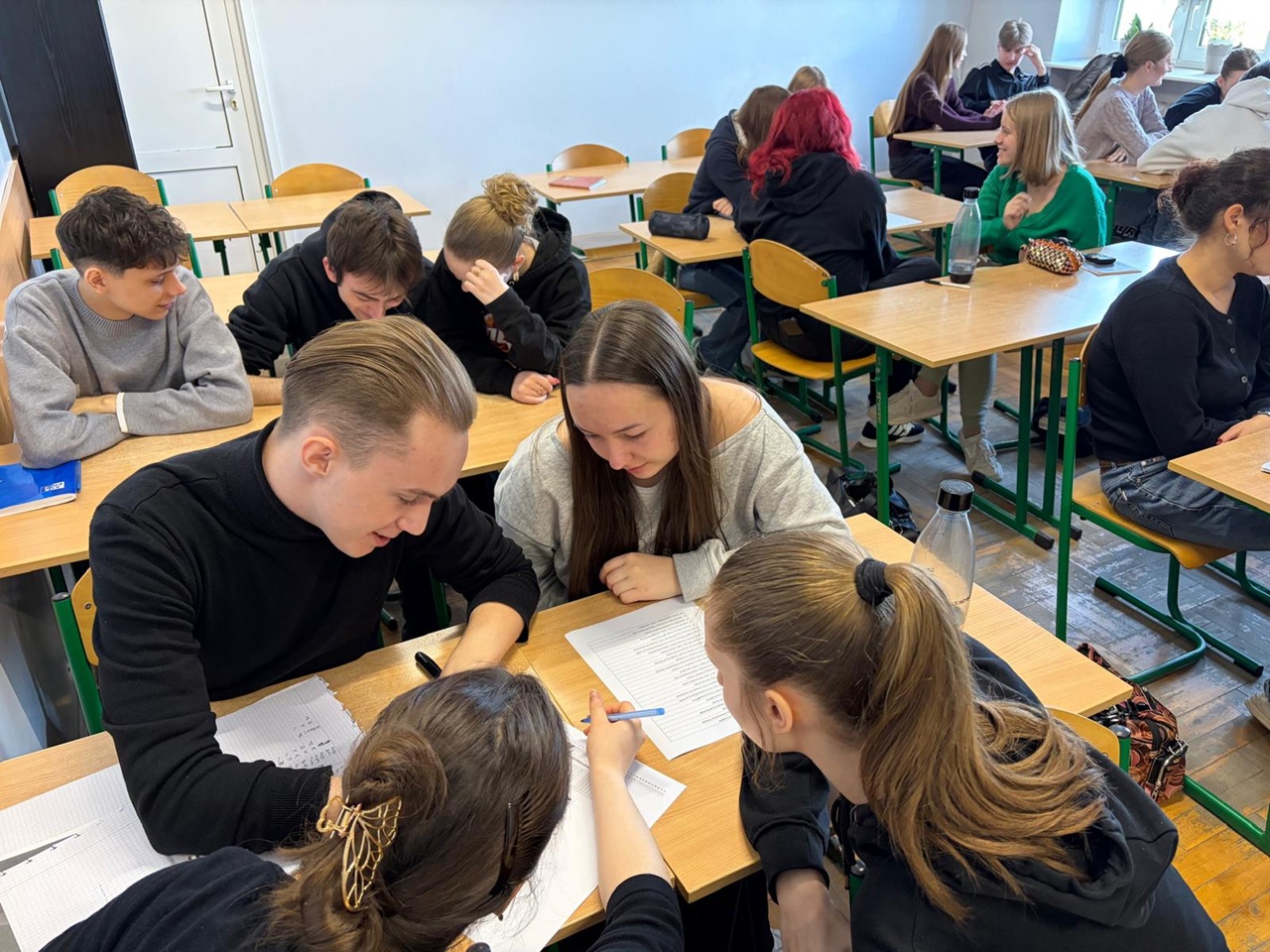 670565802_1385489023616507_2707786566904708248_n.jpg (417 KB)