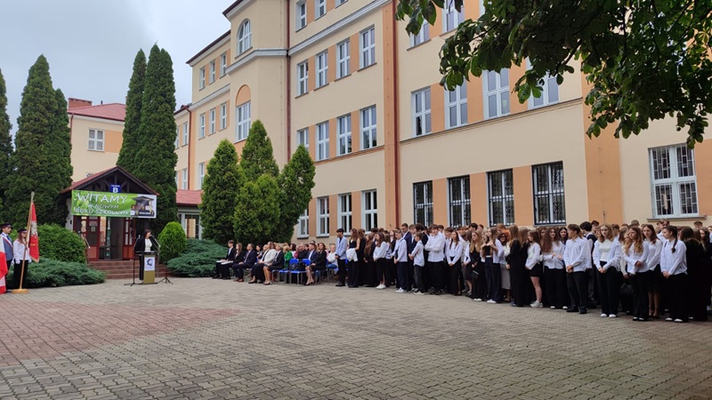 541298817_1199320642233347_2402583056077656347_n.jpg (165 KB)