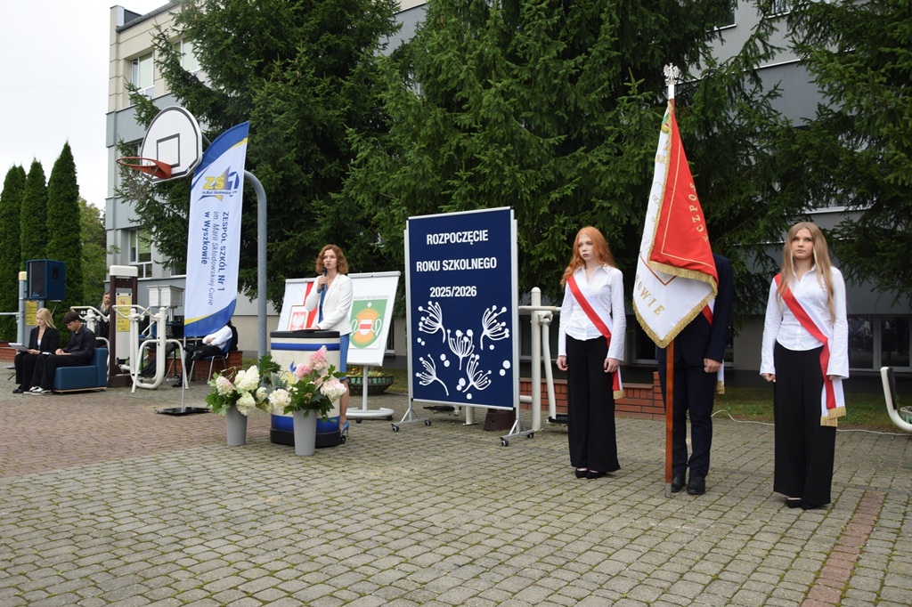 542757180_1199322335566511_3795968305679943777_n.jpg (325 KB)