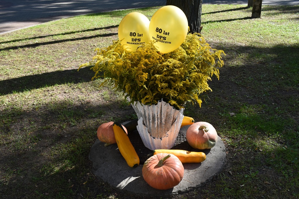 550654981_1217601047071973_5667795393642605992_n.jpg (365 KB)