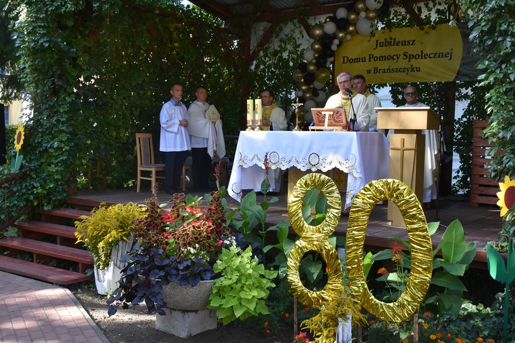 553582769_1217600440405367_3165357985468896531_n.jpg (343 KB)