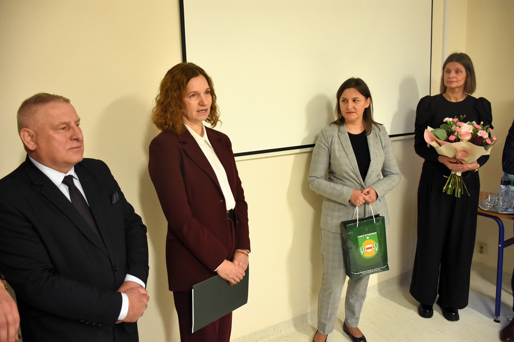 574291904_1254290643403013_2182390023756907279_n.jpg (157 KB)