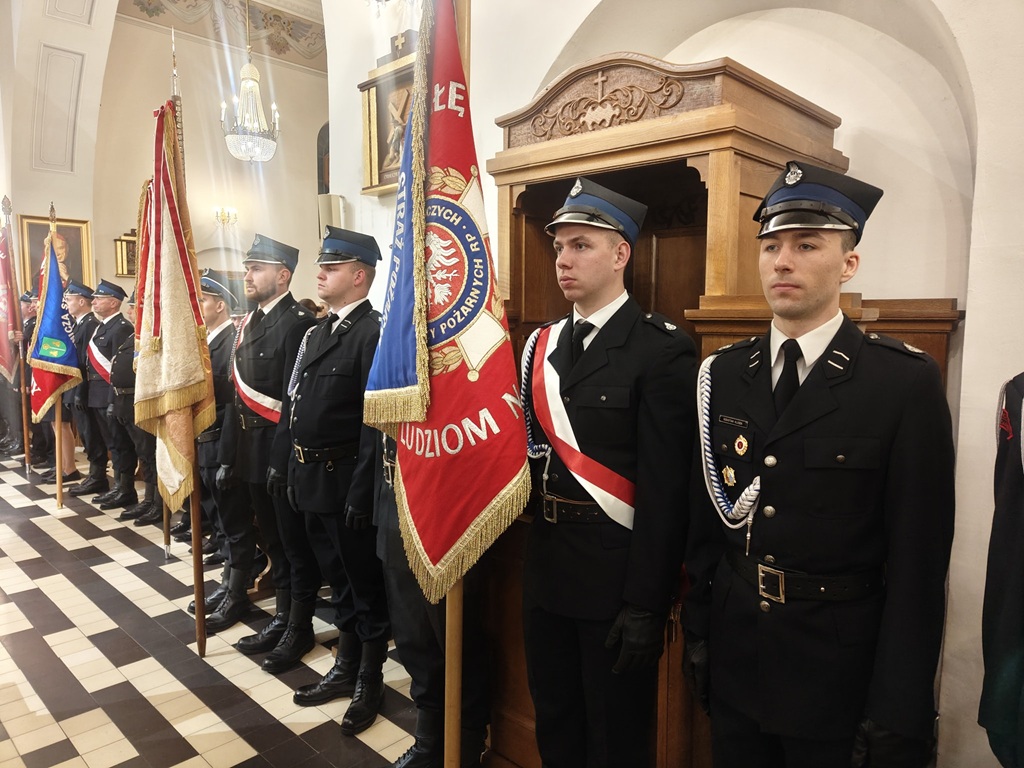 582132745_1263671562464921_4674370388040439175_n.jpg (249 KB)