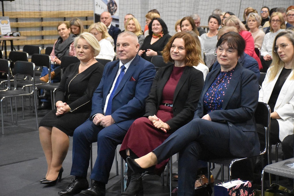 593544871_1277986967700047_1725625720779888554_n.jpg (237 KB)