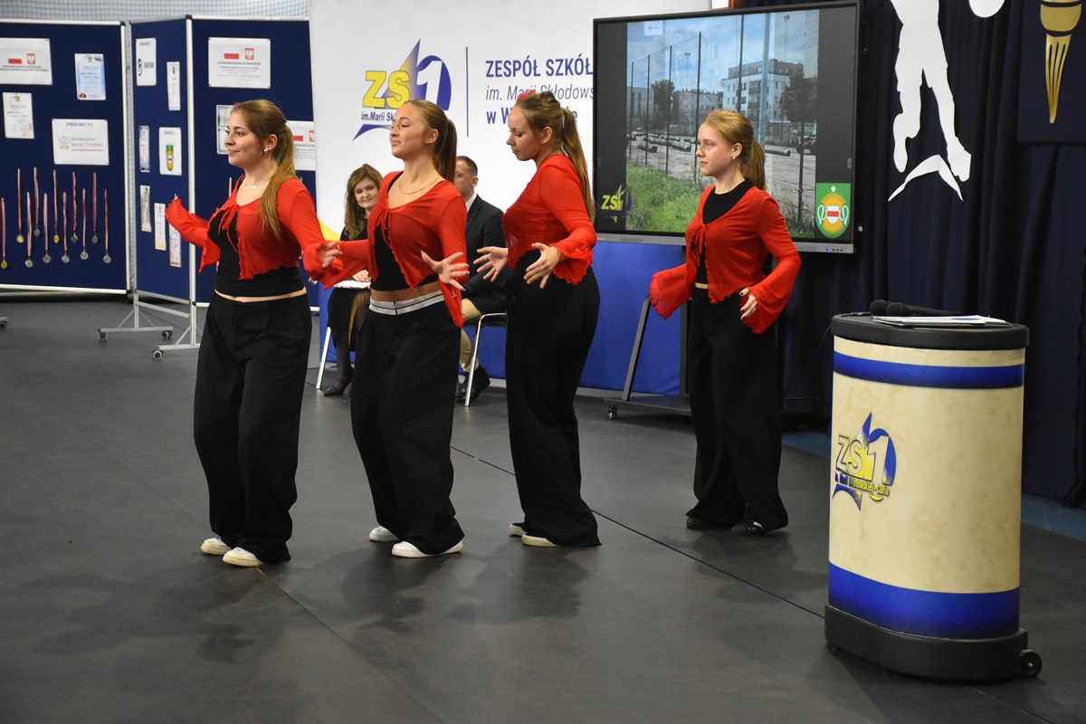 DSC_0168.JPG (293 KB)