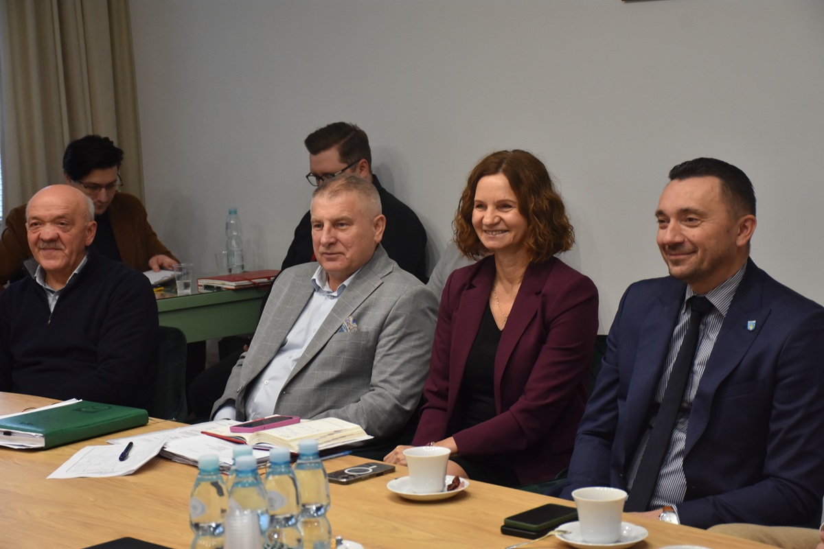 DSC_2398.JPG (233 KB)