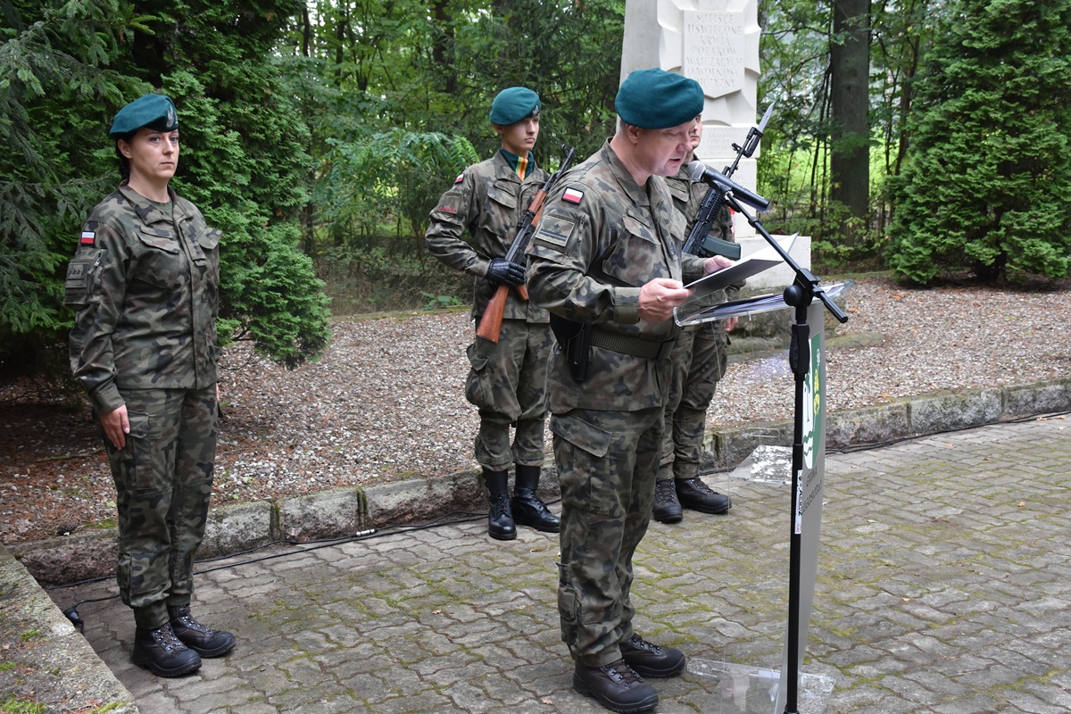 DSC_4651.JPG (547 KB)