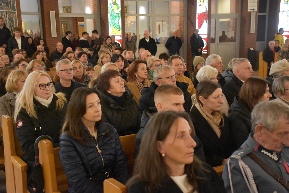 DSC_9776.JPG (335 KB)