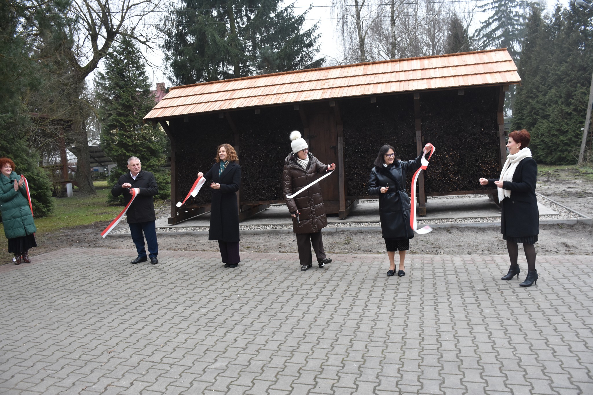 601810580_1291343199697757_8619628053922953996_n.jpg (892 KB)