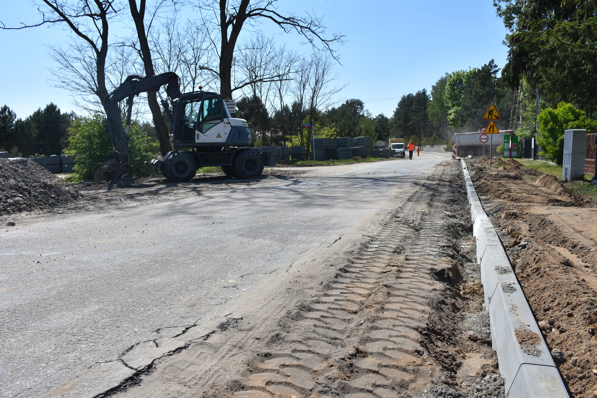 Deskur&oacute;w (2).jpg (1.17 MB)