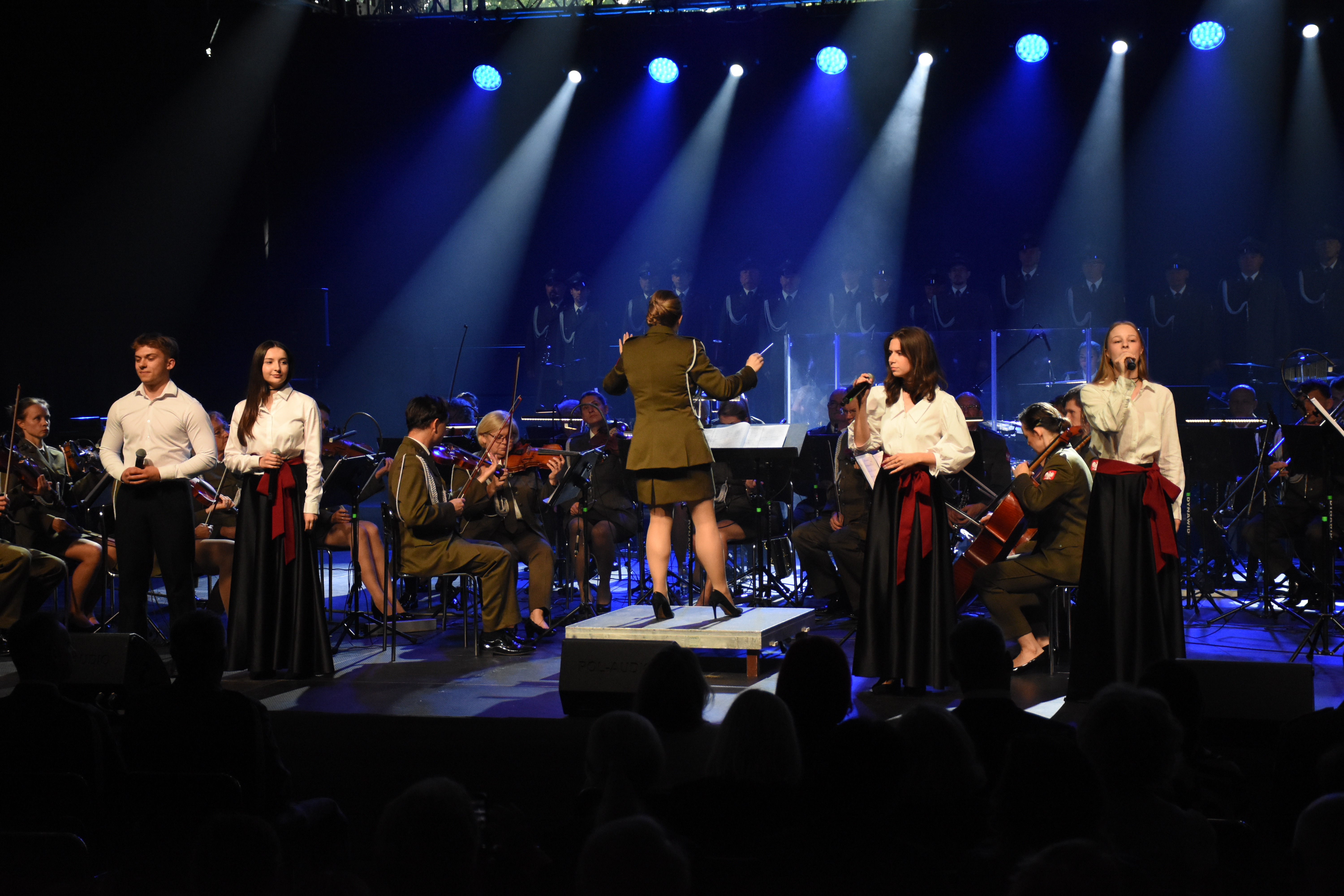Koncert (3).JPG (13.36 MB)
