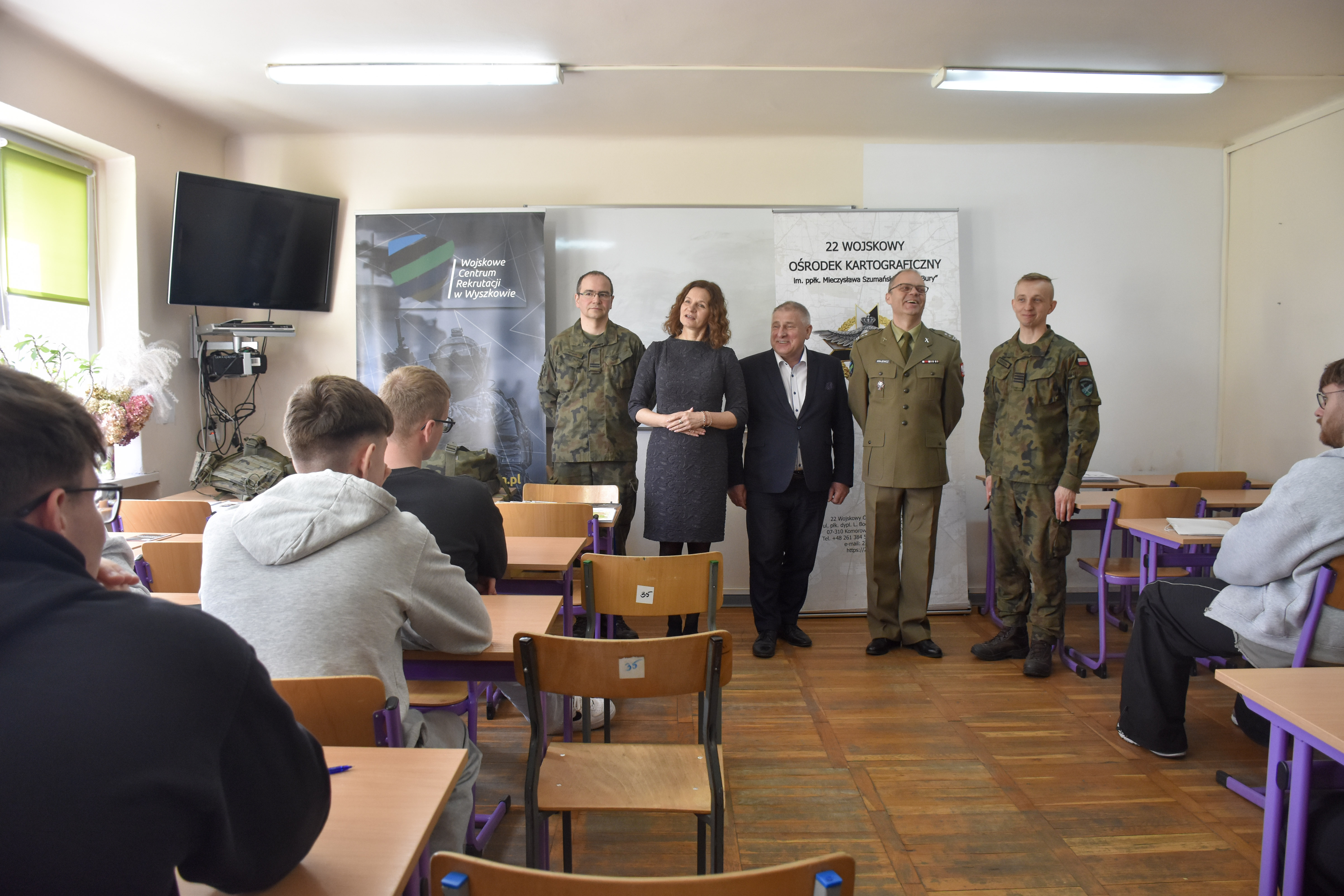 4-DSC_0521.jpg (2.45 MB)