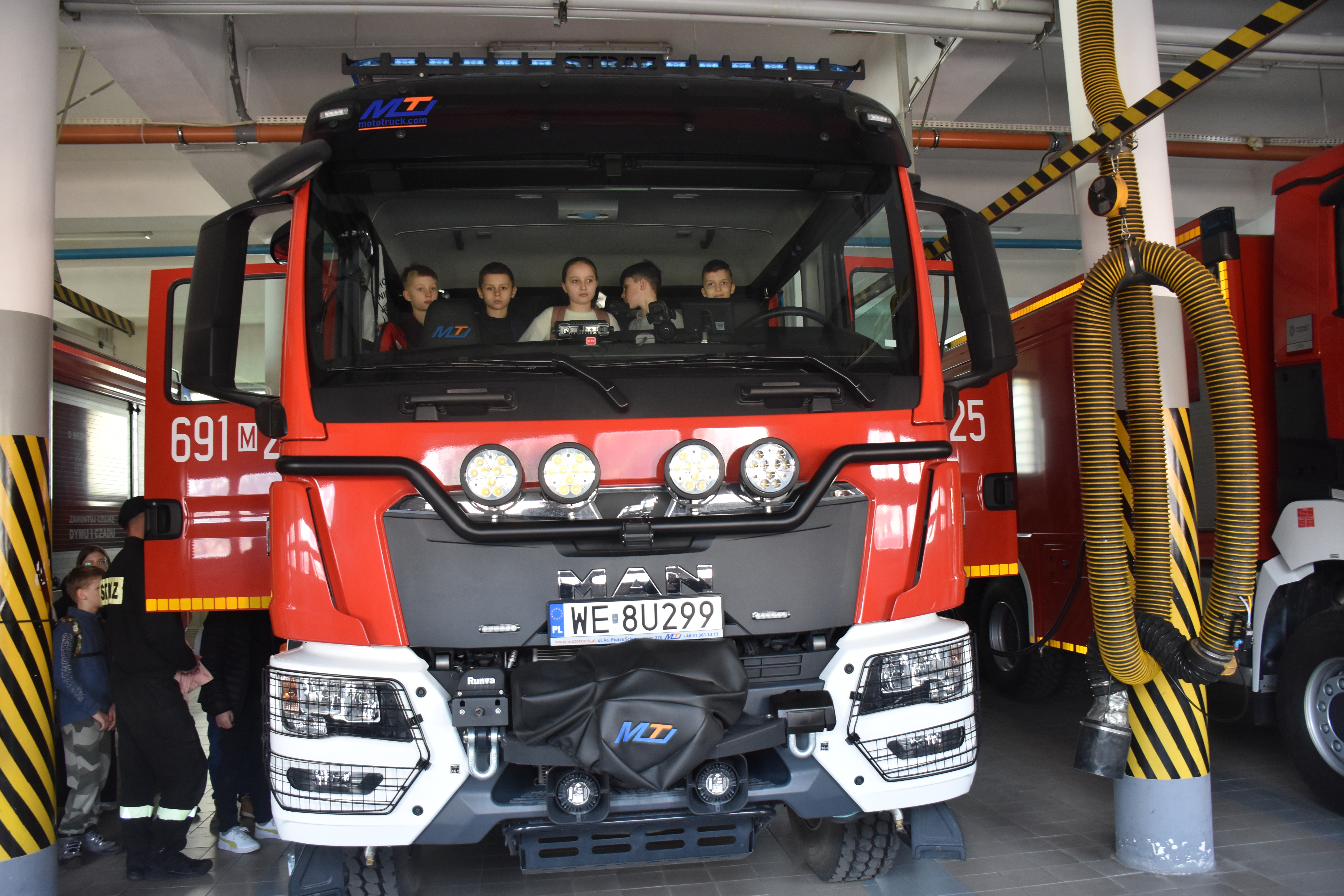 DSC_7985.JPG (14.66 MB)